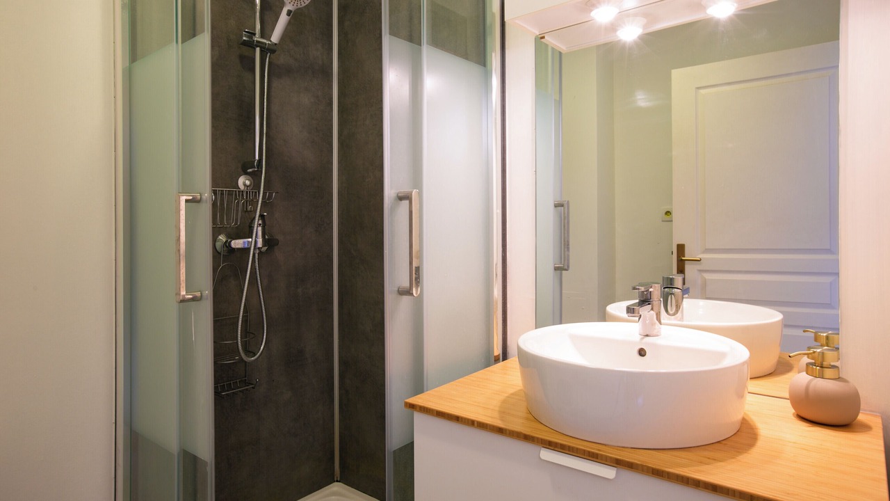 Photo of Bathroom in Laval