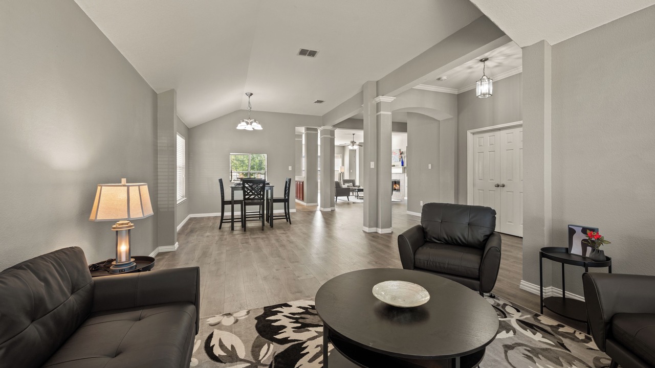 Photo of Livingroom in Tarrant County