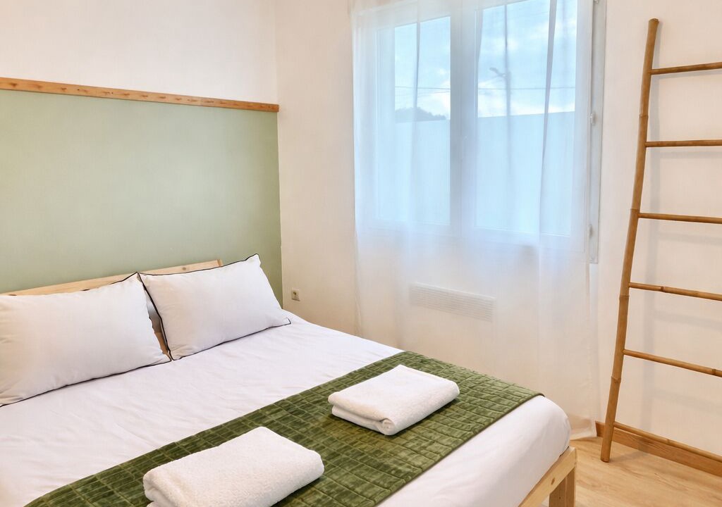 Photo of Bedroom in Ambares-et-Lagrave