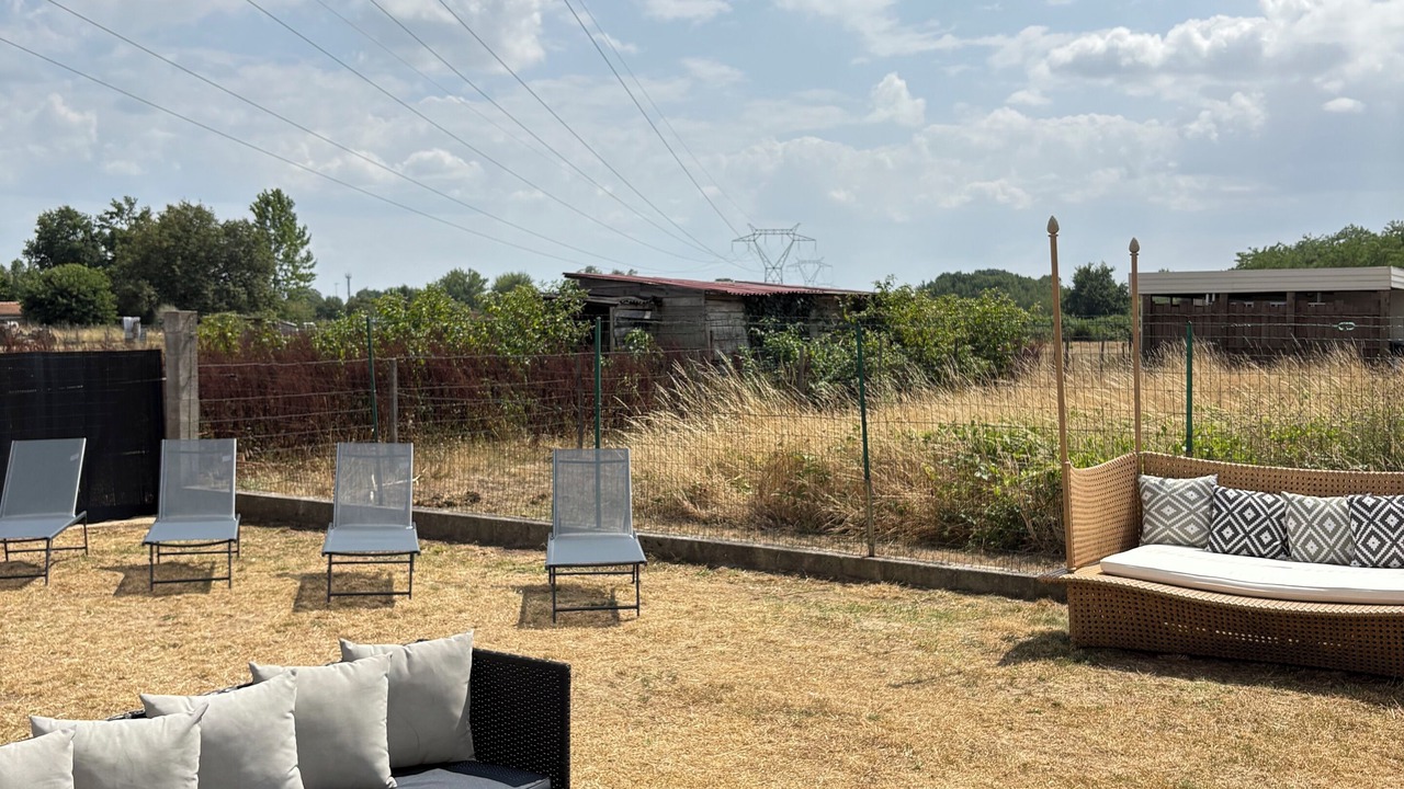 Photo of Patio Balcony in Ambares-et-Lagrave