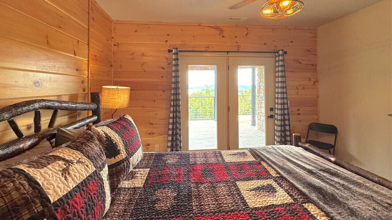 Photo of Bedroom in Sylvan Shores