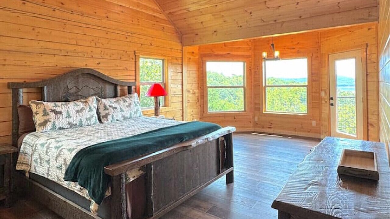 Photo of Bedroom in Sylvan Shores
