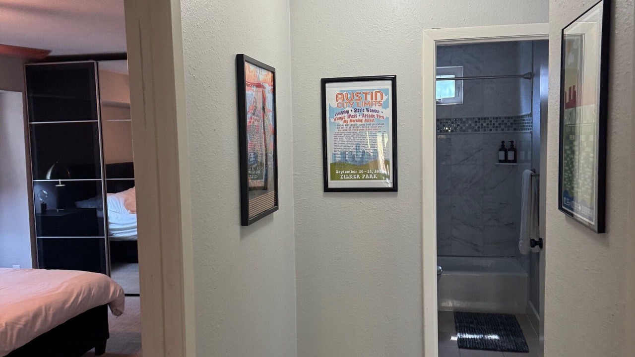Photo of Bedroom in North Austin Civic Association