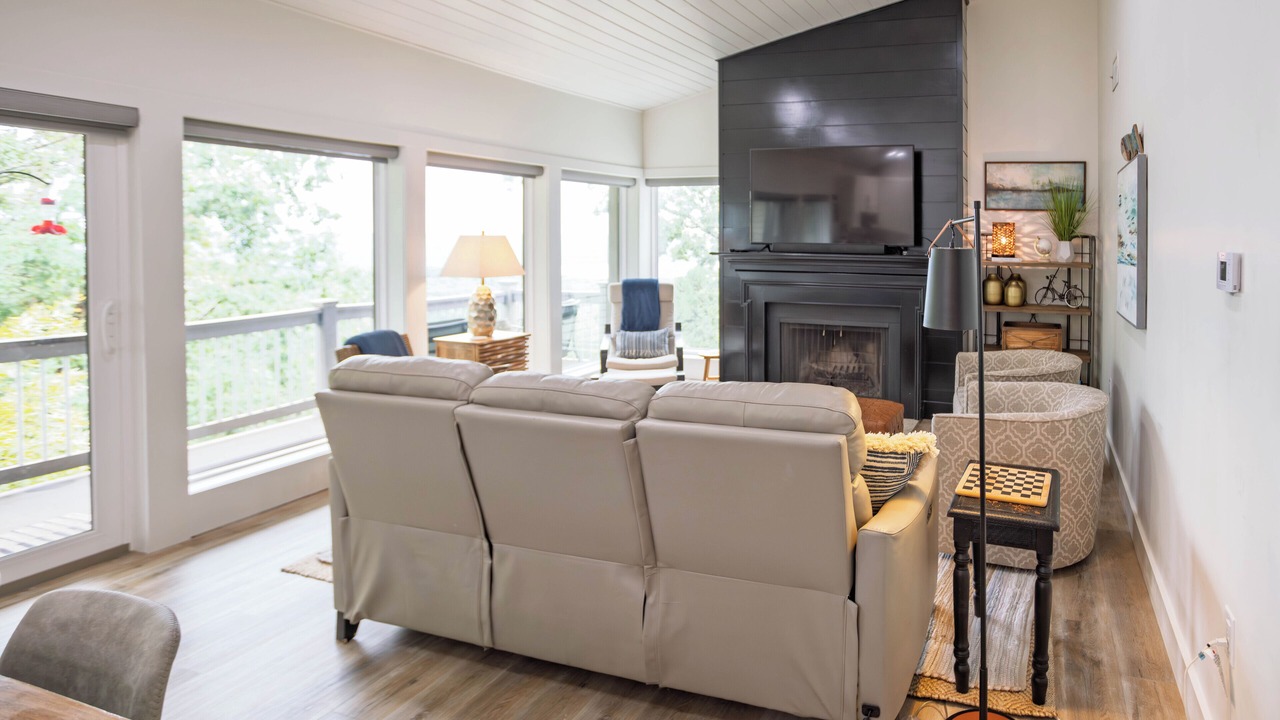 Photo of Livingroom in Fairfield Bay