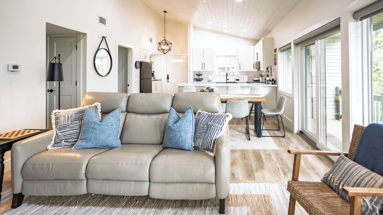 Photo of Livingroom in Fairfield Bay