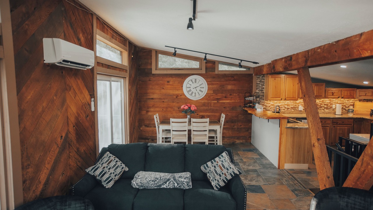 Photo of Livingroom in Saugerties