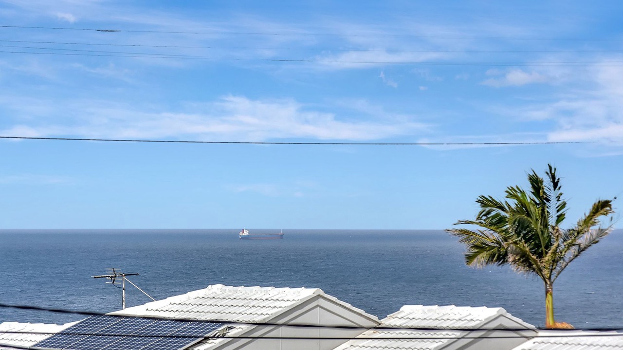 Photo of Others in Caves Beach