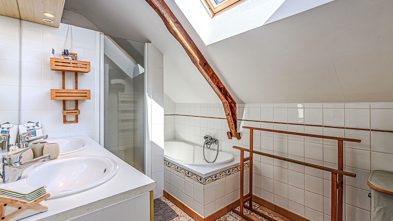 Photo of Bathroom in Plougoumelen