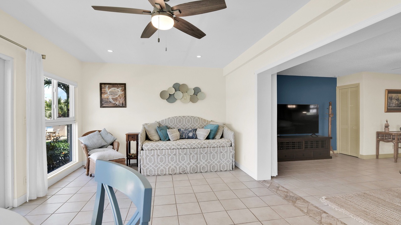 Photo of Livingroom in Highland Beach