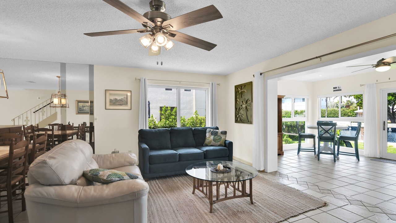 Photo of Livingroom in Highland Beach