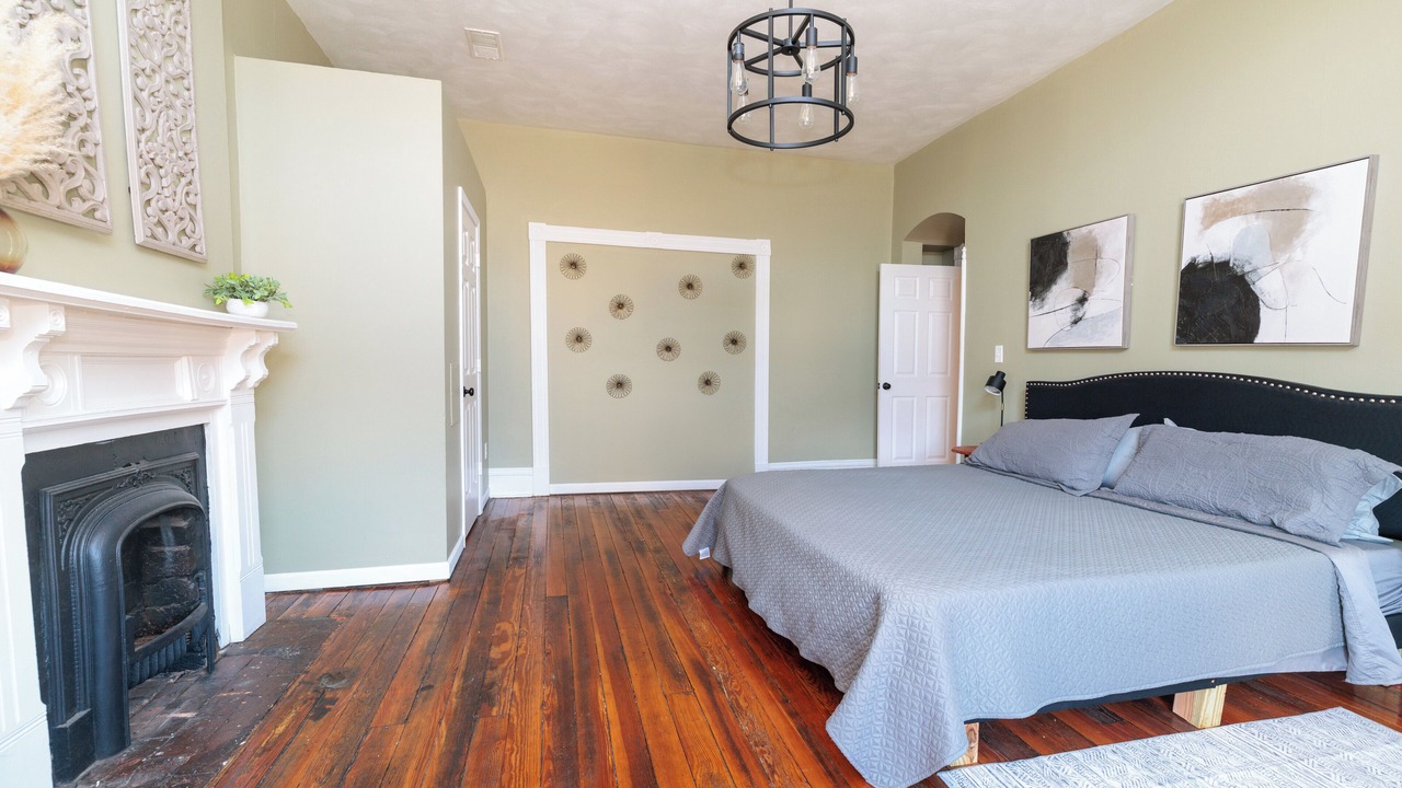 Photo of Bedroom in Salem