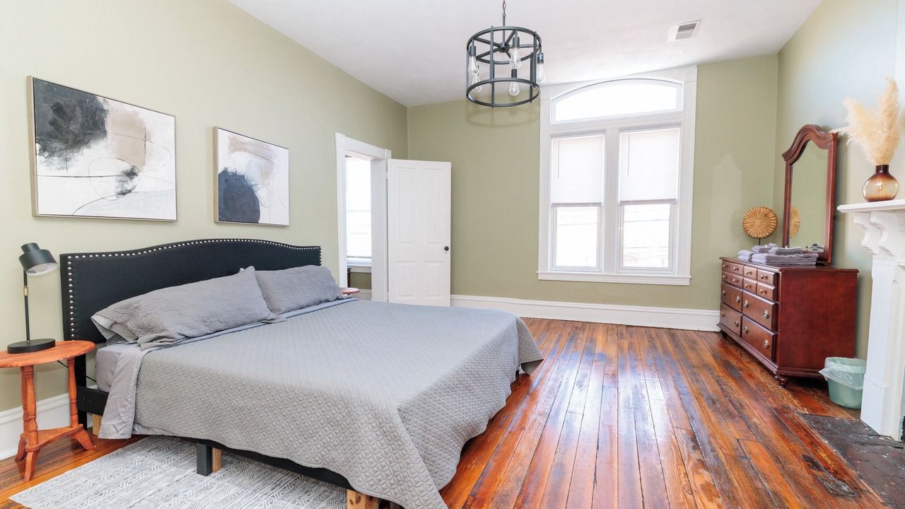 Photo of Bedroom in Salem