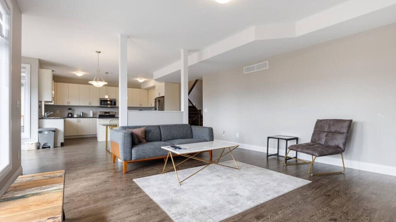 Photo of Livingroom in Colborne
