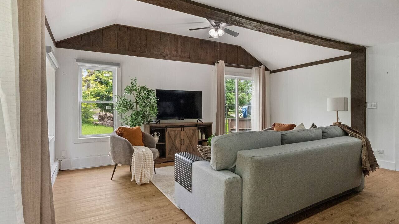 Photo of Livingroom in Fort Erie