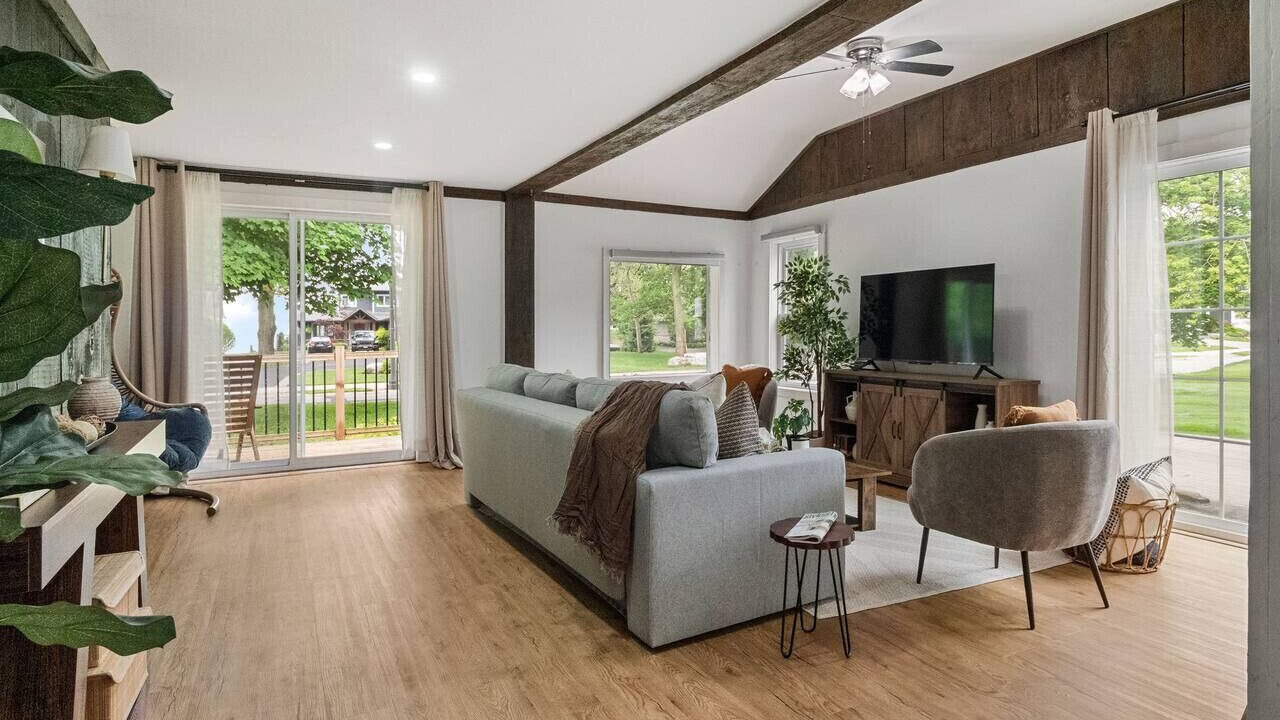 Photo of Livingroom in Fort Erie
