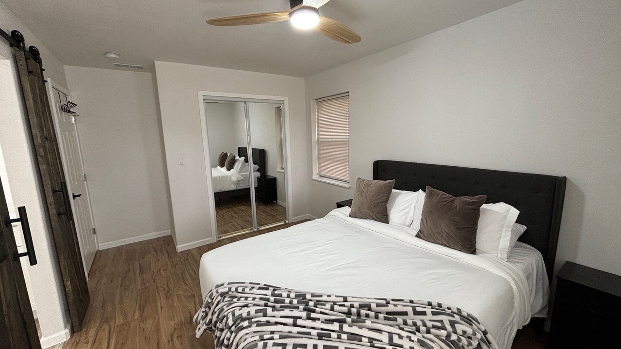 Photo of Bedroom in Garland