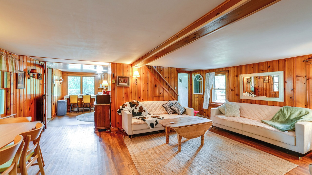 Photo of Livingroom in Susquehanna
