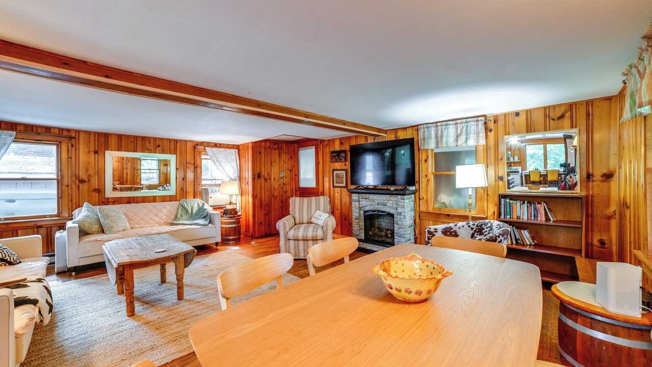 Photo of Livingroom in Susquehanna
