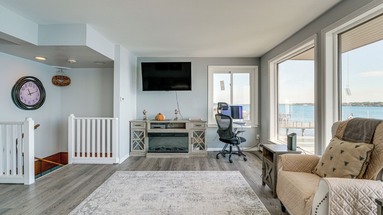 Photo of Livingroom in St. Clair