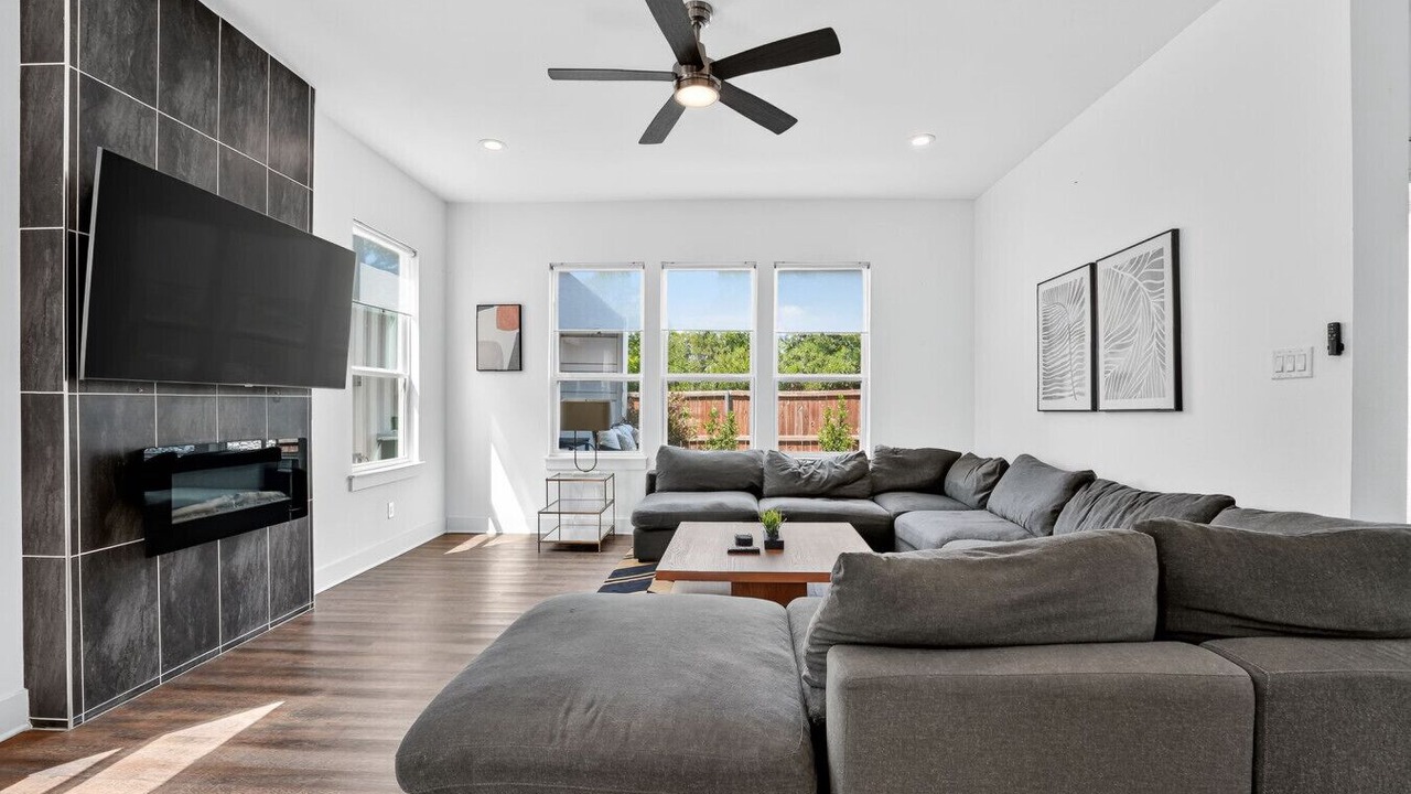 Photo of Livingroom in West Dallas