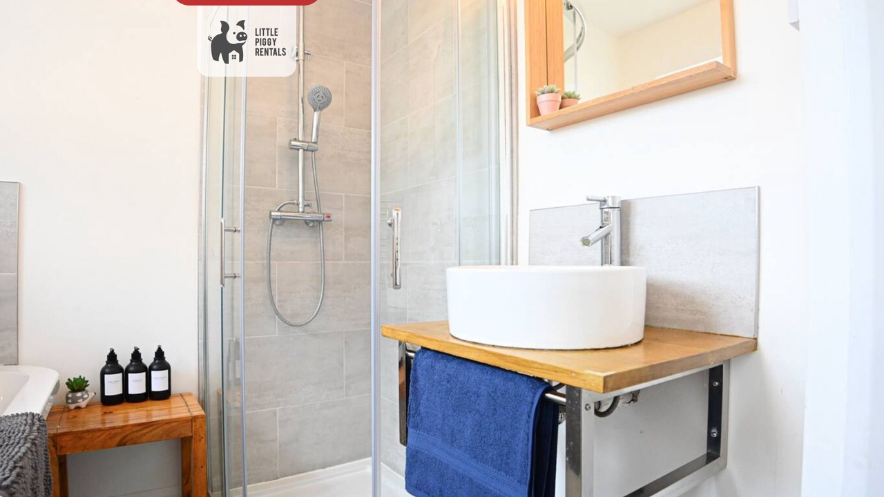 Photo of Bathroom in Luton