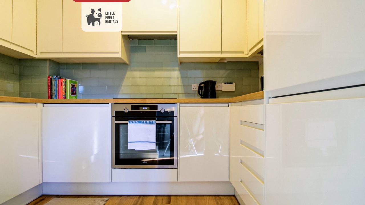 Photo of Others in Hatfield