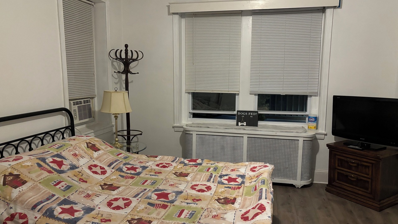 Photo of Bedroom in Olney-Oak Lane