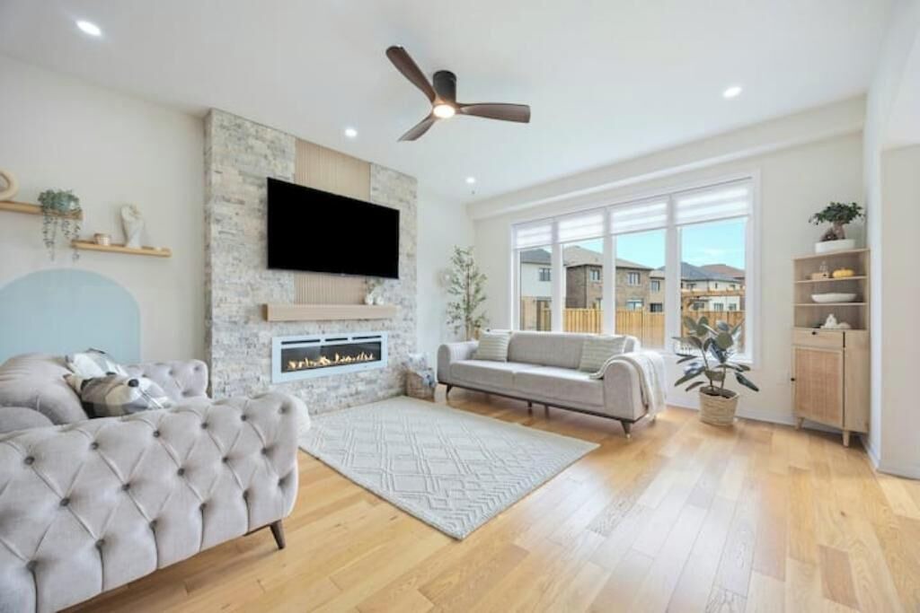 Photo of Livingroom in Hamilton