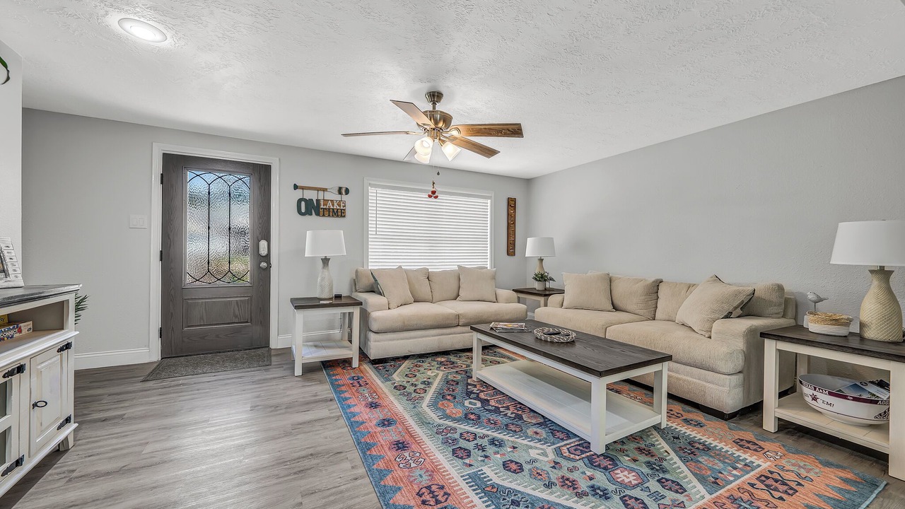 Photo of Livingroom in Seven Coves