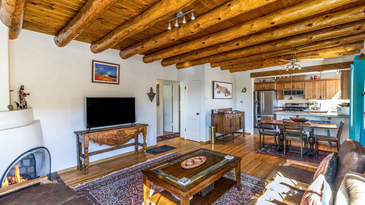Photo of Livingroom in Historic Eastside