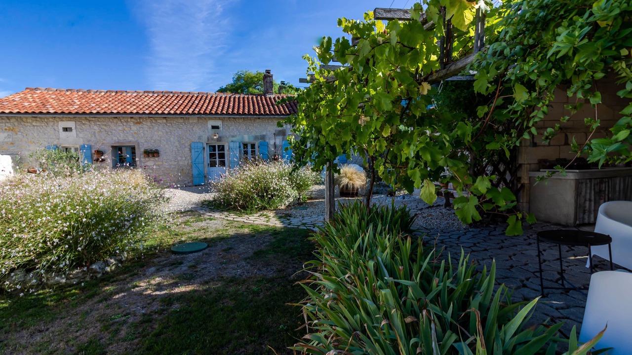 Photo of Outdoor in Saint-Martial-Viveyrol