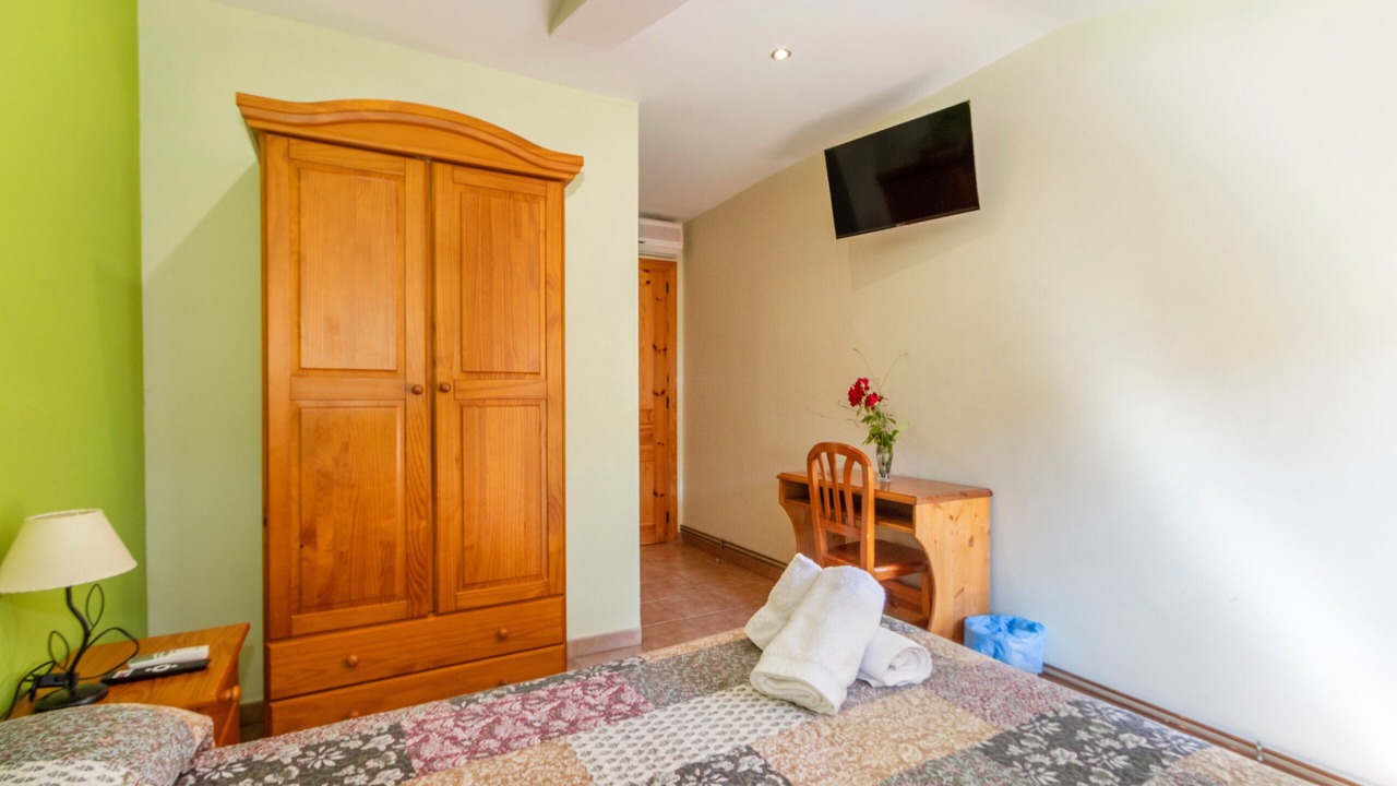 Photo of Bedroom in Conques