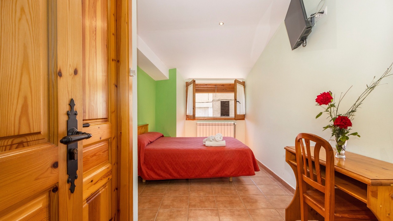 Photo of Bedroom in Conques