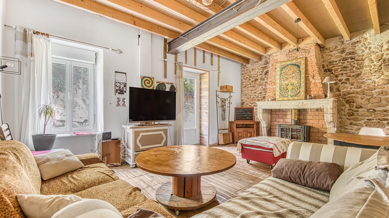 Photo of Livingroom in Saint-Germain-dEsteuil