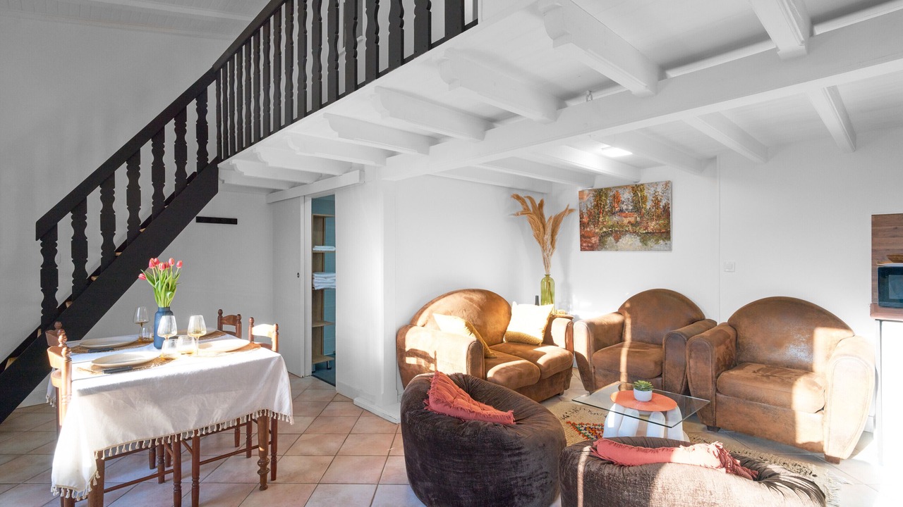 Photo of Livingroom in Saint-Capraise-de-Lalinde