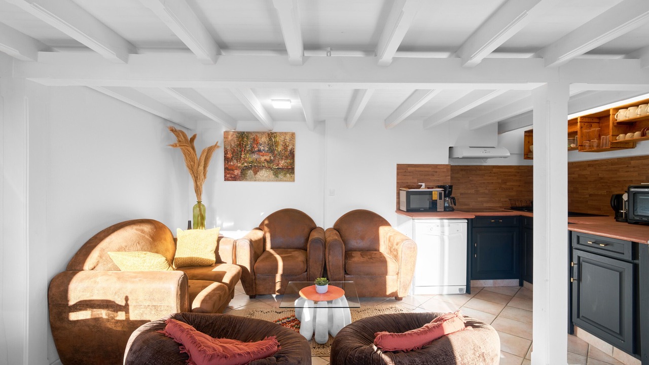 Photo of Livingroom in Saint-Capraise-de-Lalinde