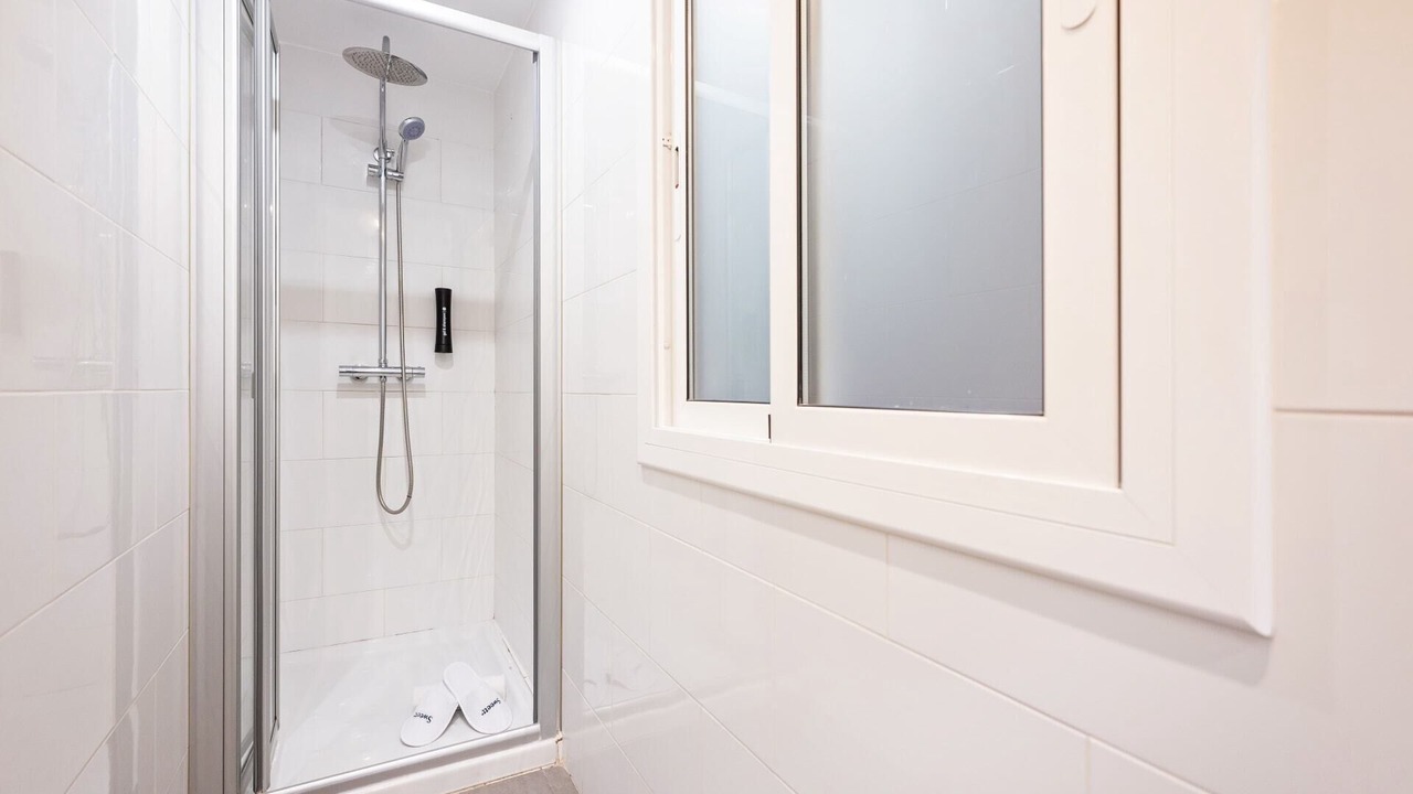Photo of Bathroom in El Poble-sec