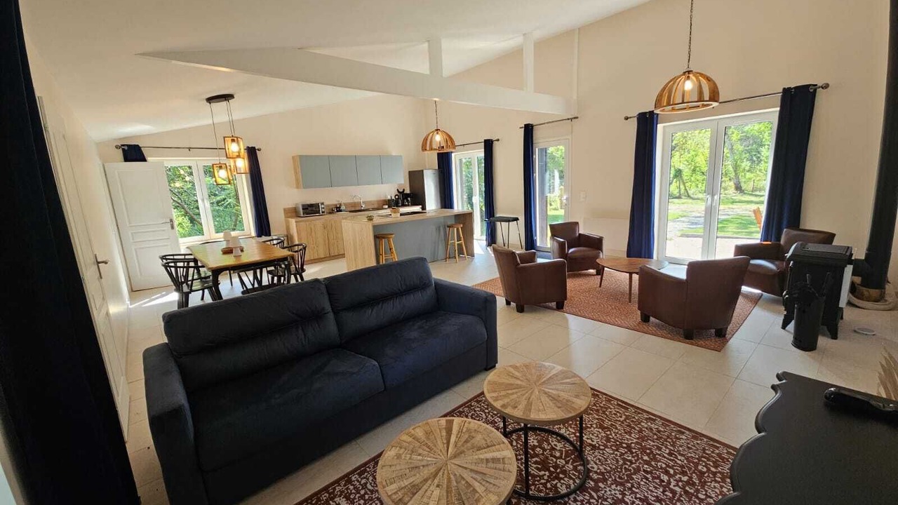 Photo of Livingroom in Saint-Quentin-en-Tourmont