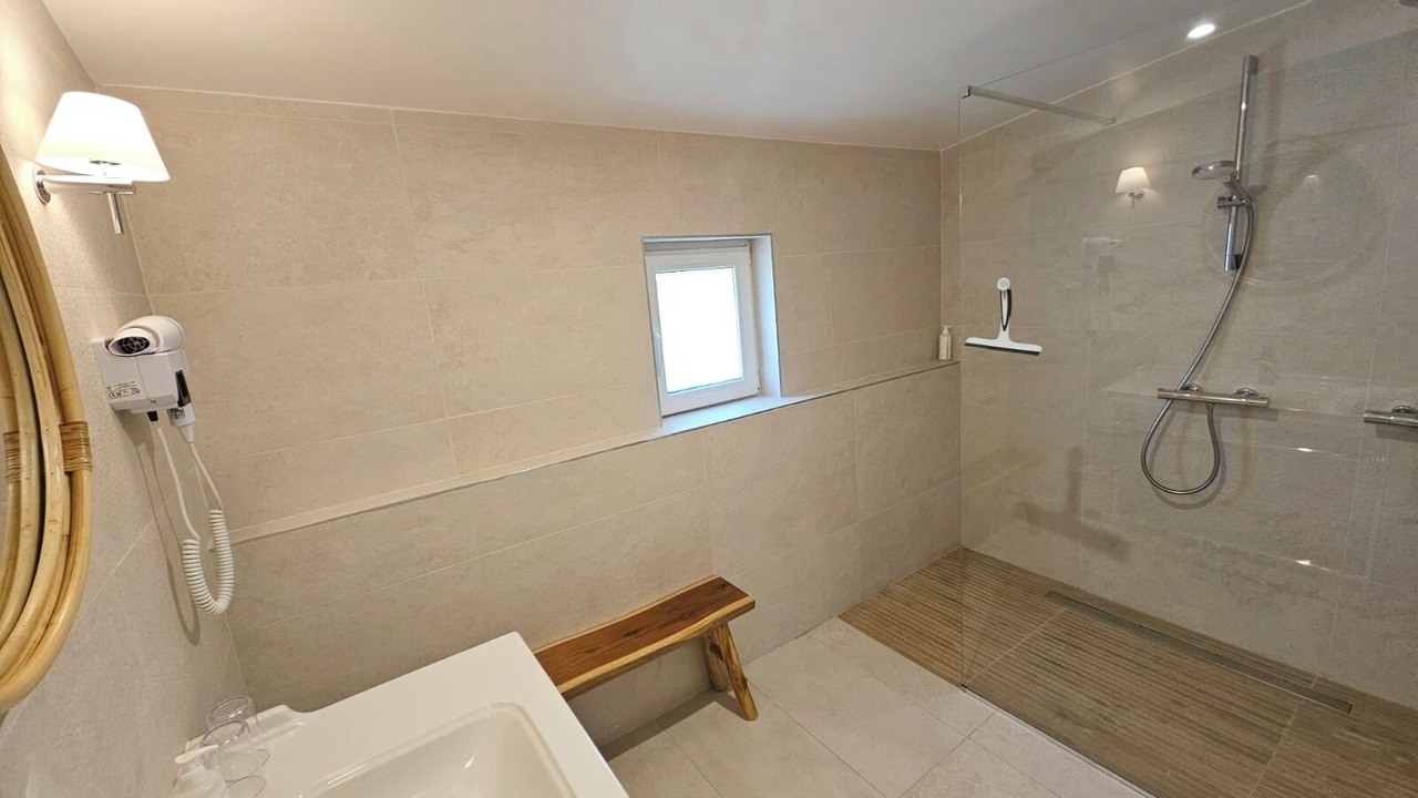 Photo of Bathroom in Saint-Quentin-en-Tourmont