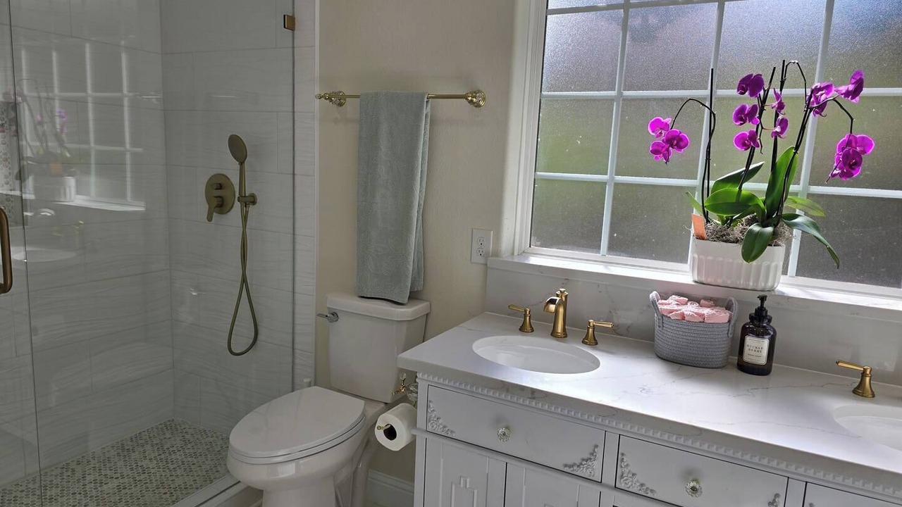 Photo of Bathroom in Denison
