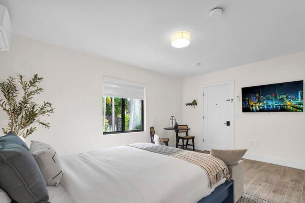 Photo of Bedroom in Northeast Miami