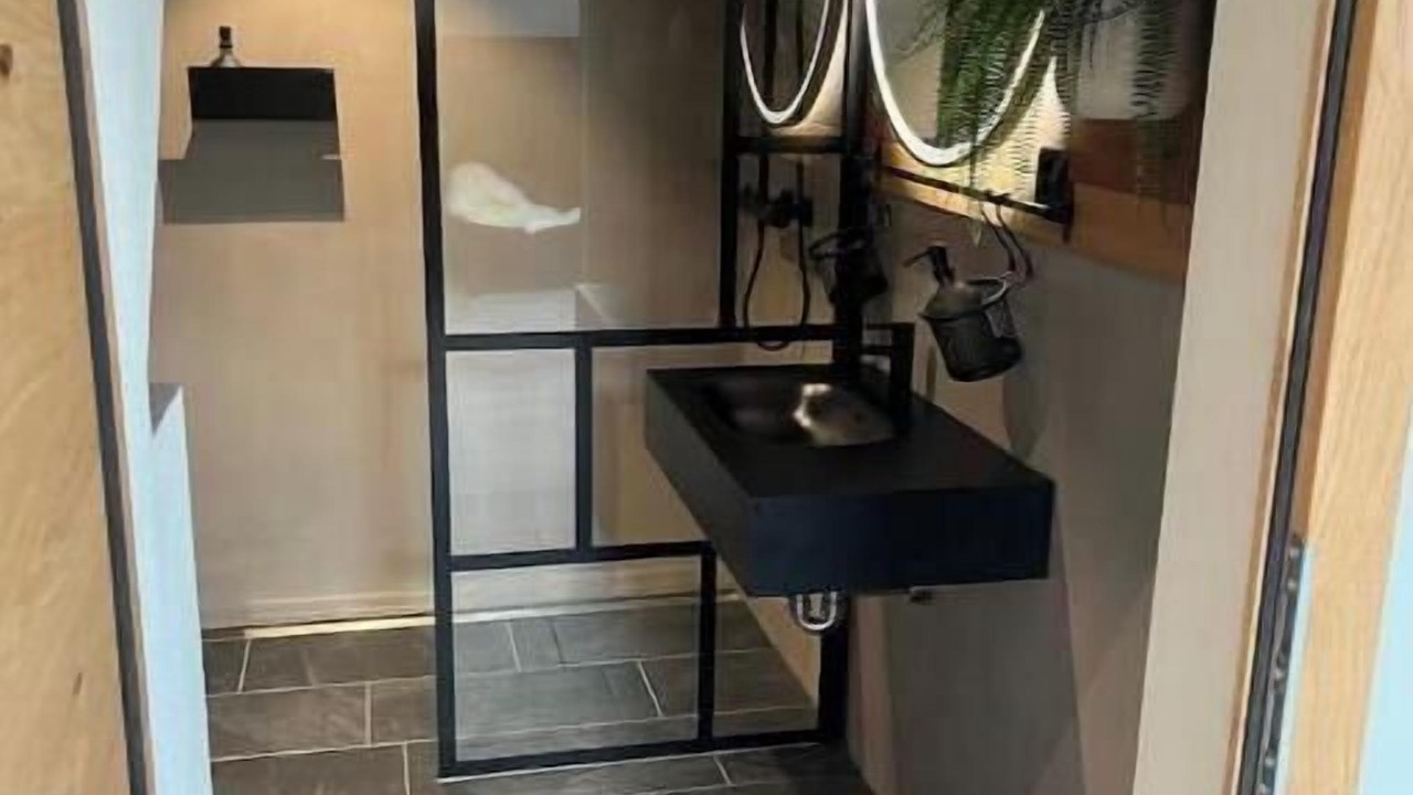 Photo of Bathroom in Boenigen