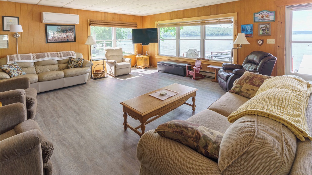 Photo of Livingroom in Willsboro