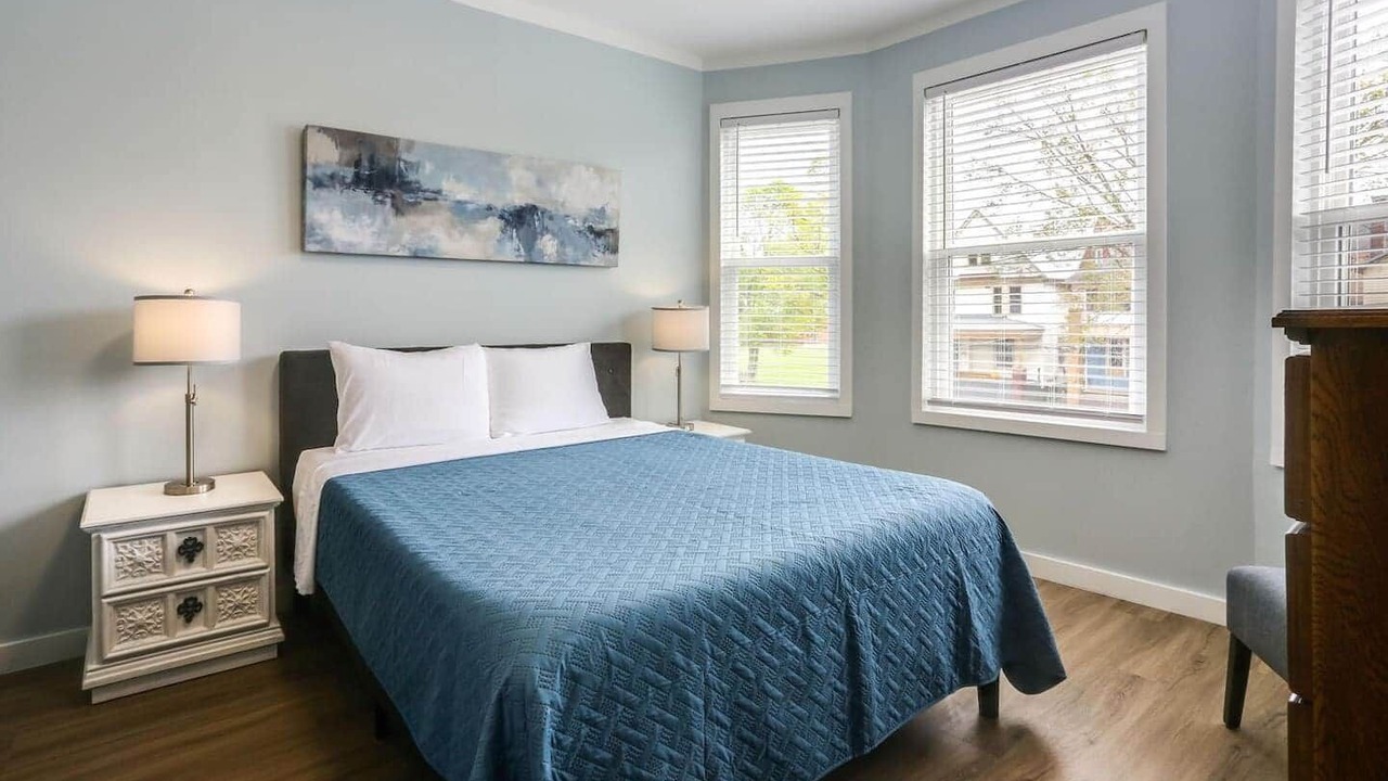 Photo of Bedroom in Downtown Niagara Falls