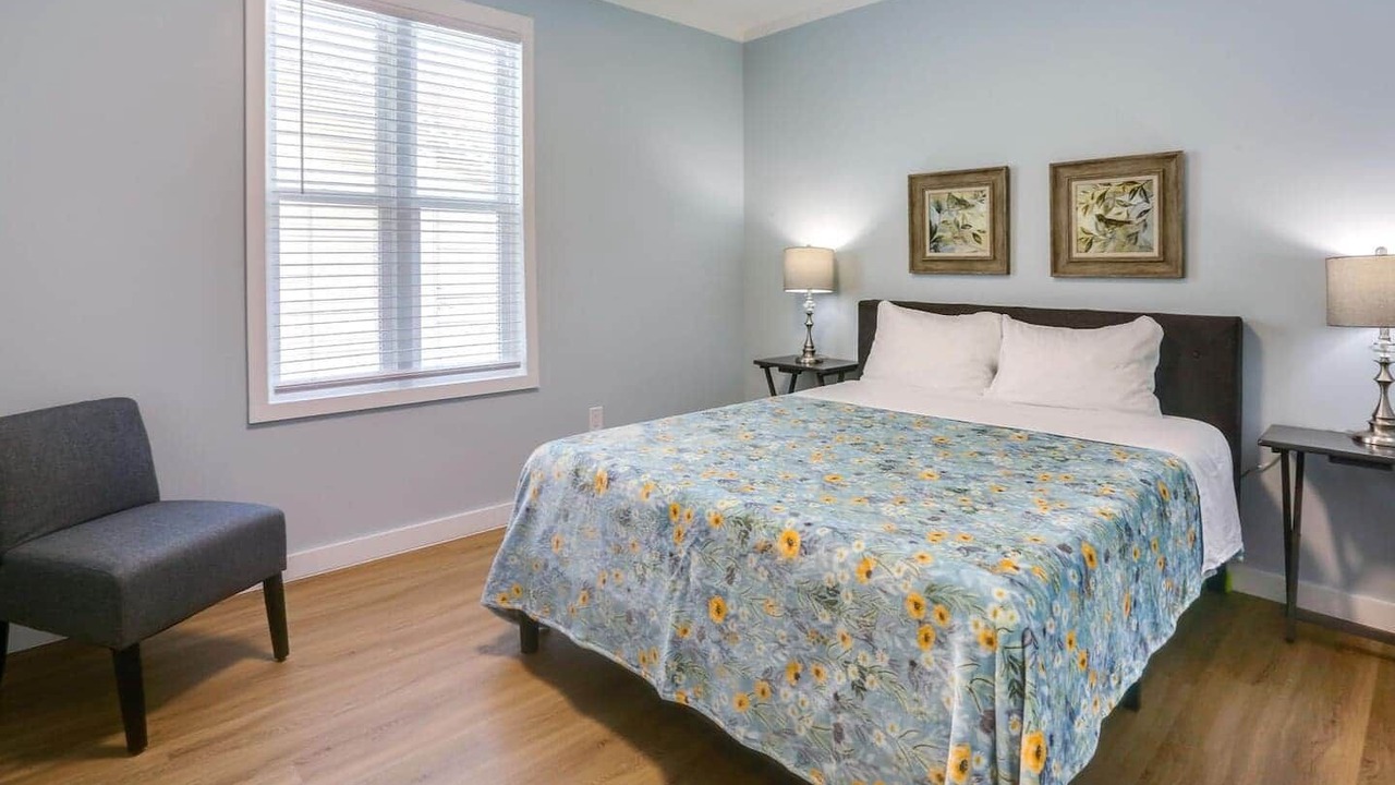 Photo of Bedroom in Downtown Niagara Falls