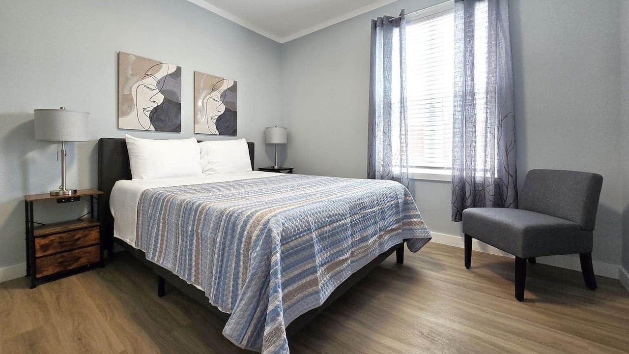 Photo of Bedroom in Downtown Niagara Falls