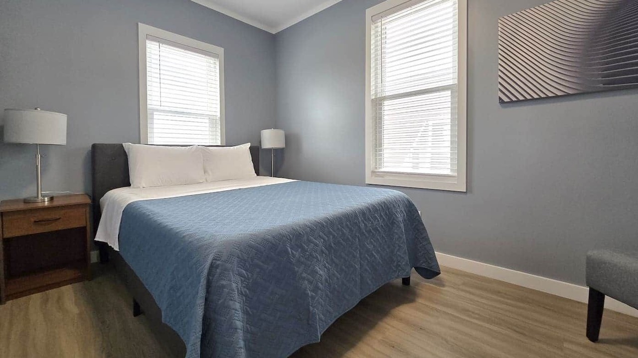 Photo of Bedroom in Downtown Niagara Falls