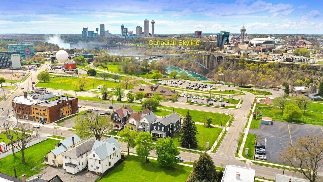 Photo of Outdoor in Downtown Niagara Falls