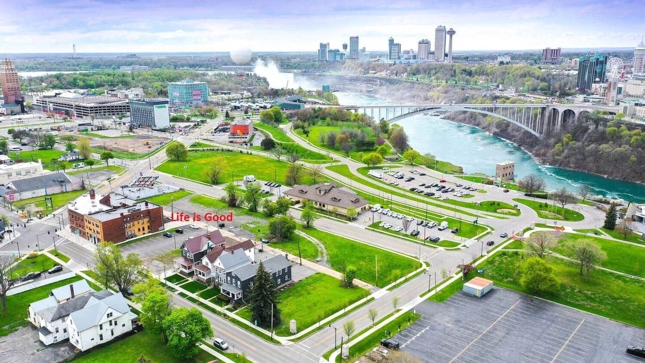 Photo of Outdoor in Downtown Niagara Falls