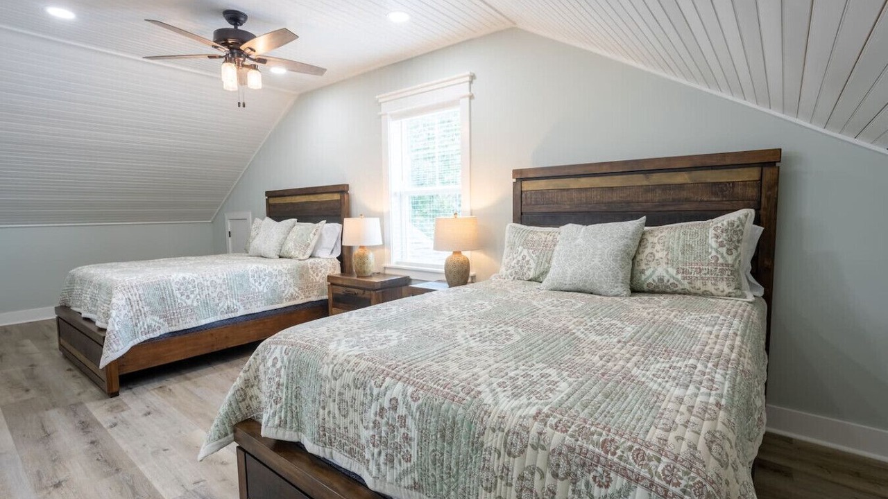 Photo of Bedroom in Greenwood